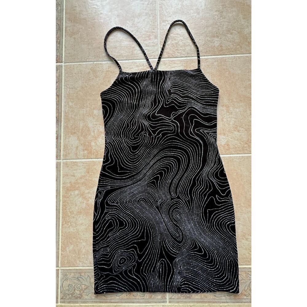 Divided Fitted dress Sparkly black and silver dress with a stretch US M -0 -New!